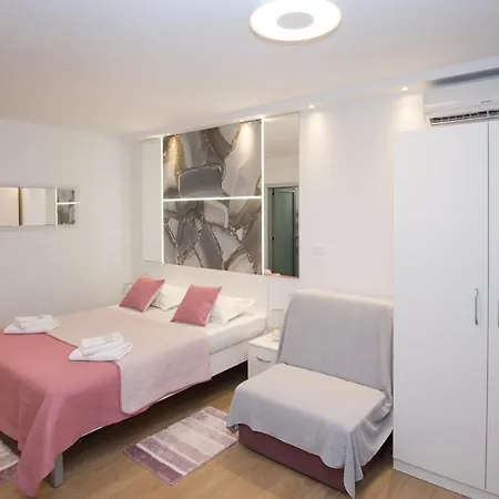 Luxury Studio Apartment Honeymoon Split Exteriér fotografie